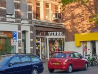 Boek- en Kantoorboekhandel Vives