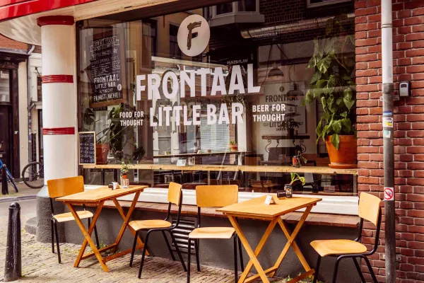 Frontaal Little Bar