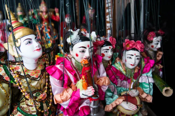 Pho Cho Restaurant, Myanmar Puppet Show and Wood Carving Shop