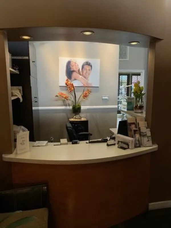 los feliz dental center