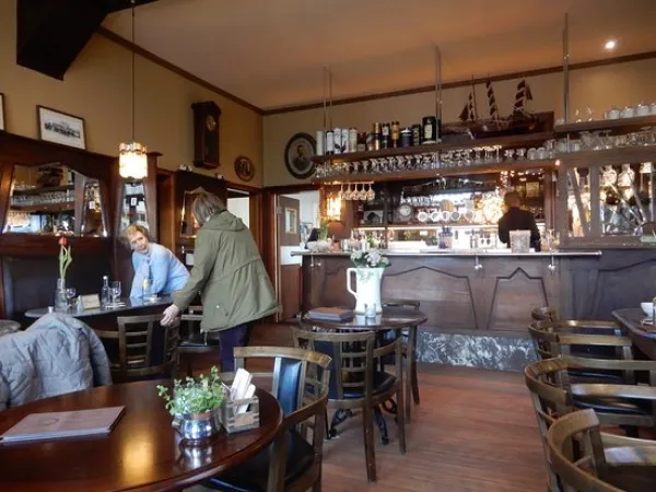 Cafe Taverne Badhuis