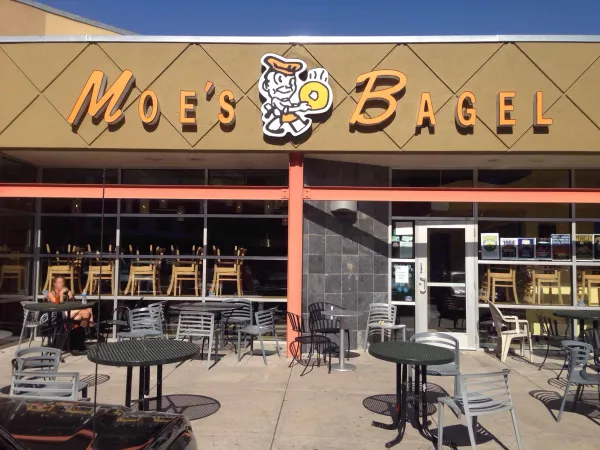 Moe's Broadway Bagel